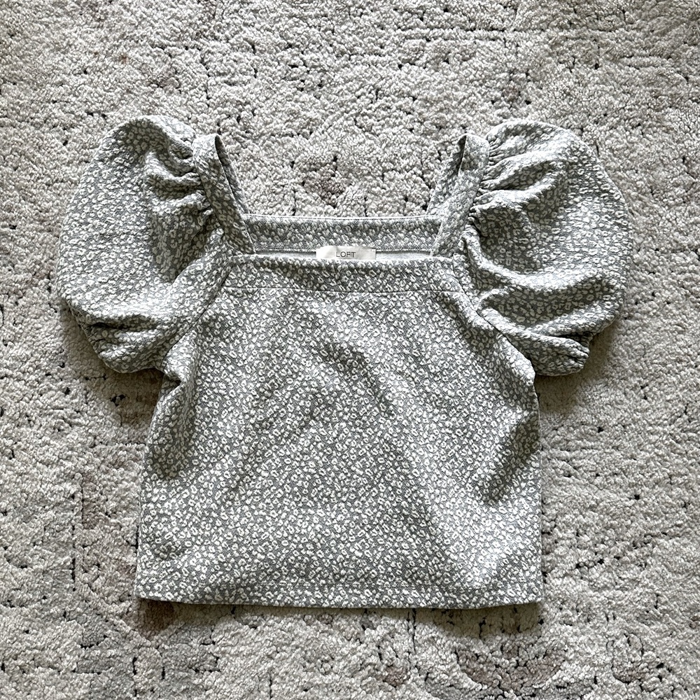 Loft cropped puff sleeve top